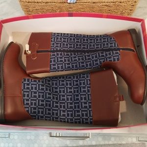 Tommy Hilfiger Brand New Girl Boots in box Size 2